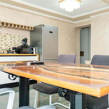Victor Apartment