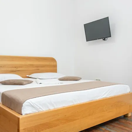 Apartment Victor Mamaia